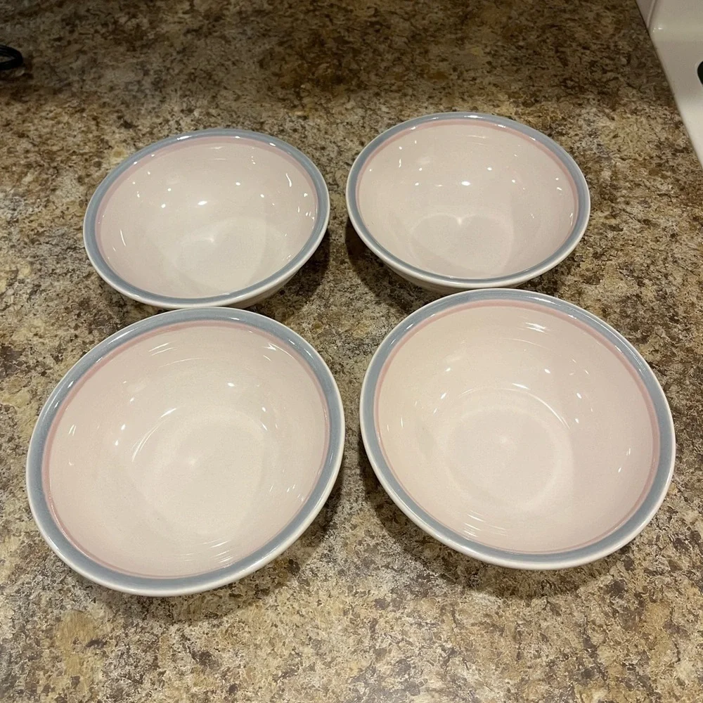 Pfaltzgraff Aura Light Pink 6” Bowls with Pink And Blue Rim Set of 4
